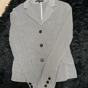 Theory casual blazer, size 8, color black and white
